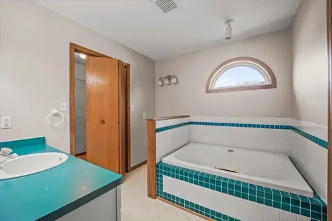 216 Cordoba Avenue Cedar Falls IA 50613