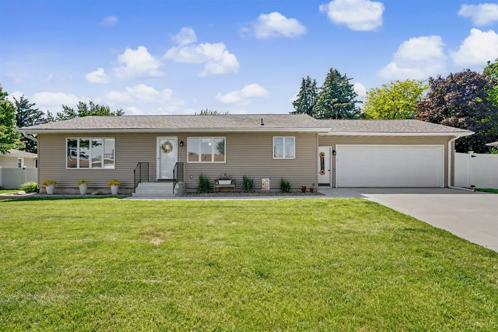 1264 9th Street Jesup IA 50648