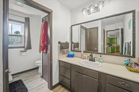 714 2nd Avenue Ackley IA 50601