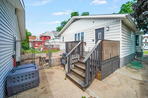 714 2nd Avenue Ackley IA 50601