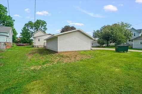 714 2nd Avenue Ackley IA 50601