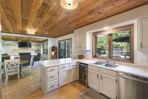 2215 Minnetonka Drive Cedar Falls IA 50613