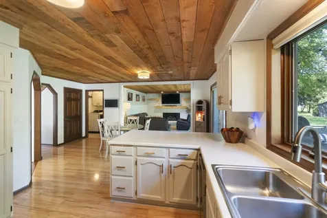 2215 Minnetonka Drive Cedar Falls IA 50613