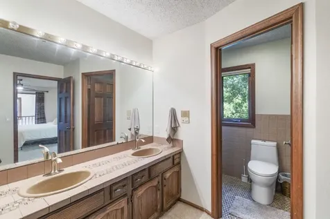 2215 Minnetonka Drive Cedar Falls IA 50613