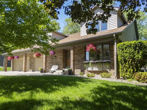 2215 Minnetonka Drive Cedar Falls IA 50613
