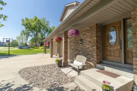 2215 Minnetonka Drive Cedar Falls IA 50613