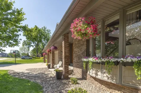 2215 Minnetonka Drive Cedar Falls IA 50613