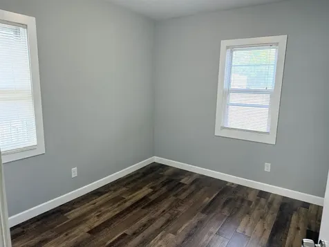 1733 Falls Avenue Waterloo IA 50701