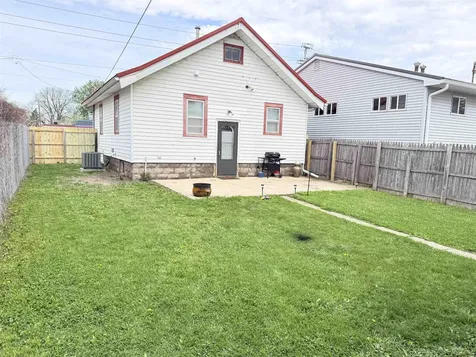 1733 Falls Avenue Waterloo IA 50701
