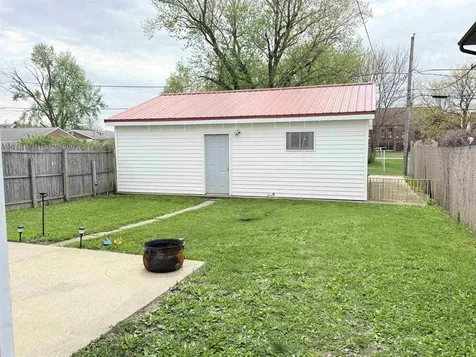 1733 Falls Avenue Waterloo IA 50701