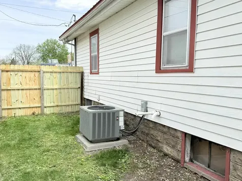 1733 Falls Avenue Waterloo IA 50701