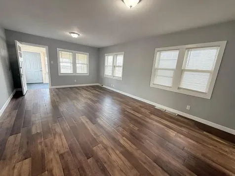 1733 Falls Avenue Waterloo IA 50701