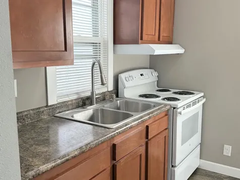 1733 Falls Avenue Waterloo IA 50701