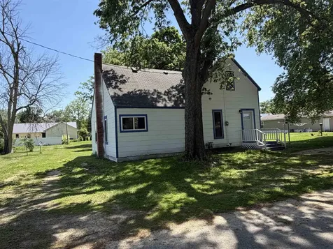 930 Pearl Street Lamont IA 50650