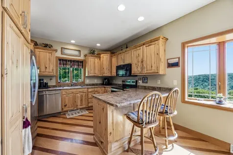 37754 390th Street Guttenberg IA 52052