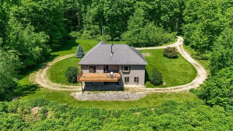 37754 390th Street Guttenberg IA 52052