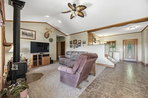 37754 390th Street Guttenberg IA 52052