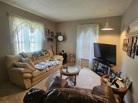 124 6th Avenue SE Oelwein IA 50662