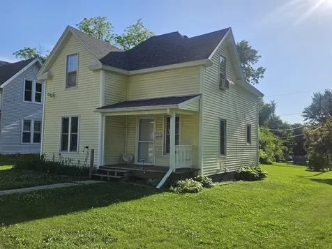 124 6th Avenue SE Oelwein IA 50662