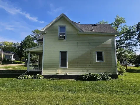 124 6th Avenue SE Oelwein IA 50662