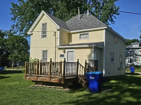124 6th Avenue SE Oelwein IA 50662