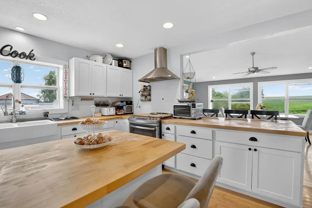 1515 Mm Avenue Traer IA 50675