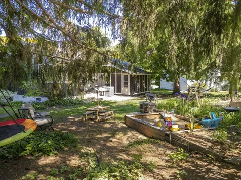 1117 Woodring Drive Waverly IA 50677