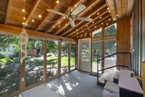 1117 Woodring Drive Waverly IA 50677