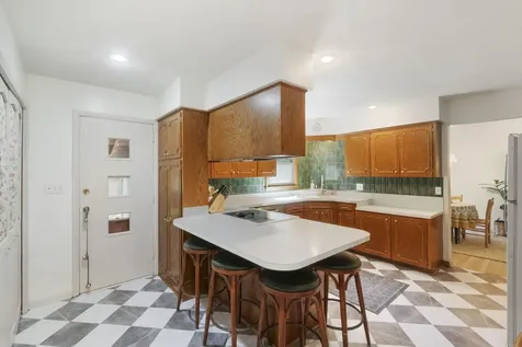 1117 Woodring Drive Waverly IA 50677