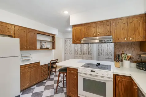 1117 Woodring Drive Waverly IA 50677