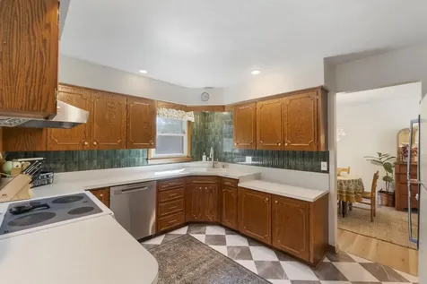 1117 Woodring Drive Waverly IA 50677