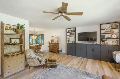 1117 Woodring Drive Waverly IA 50677