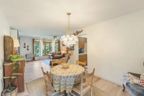 1117 Woodring Drive Waverly IA 50677