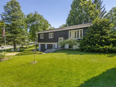1117 Woodring Drive Waverly IA 50677