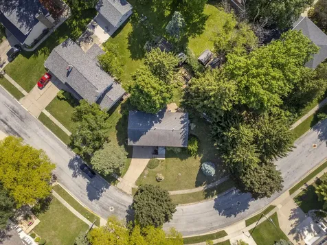 1117 Woodring Drive Waverly IA 50677