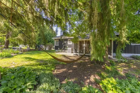 1117 Woodring Drive Waverly IA 50677