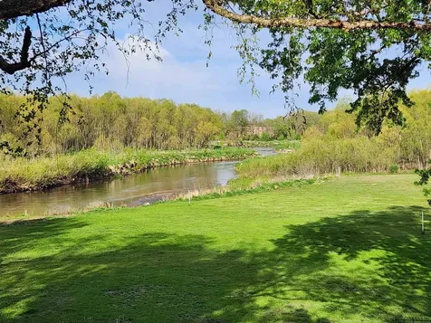 18889 171 Street Avenue Manchester IA 52057