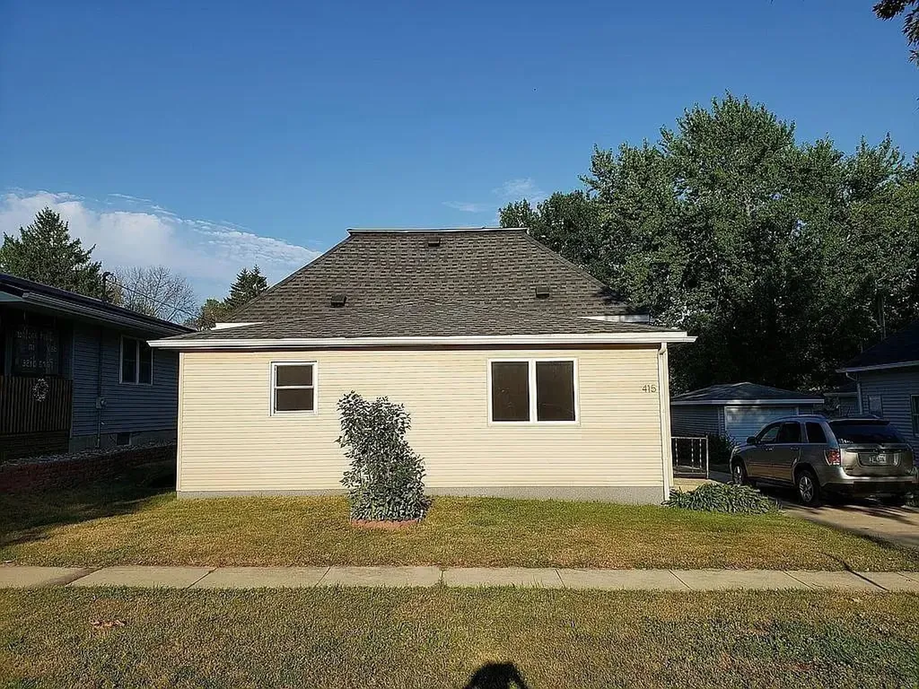415 2nd Avenue NE Oelwein IA 50662