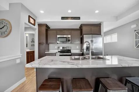 1204 Loren Drive Cedar Falls IA 50613