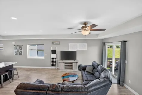1204 Loren Drive Cedar Falls IA 50613