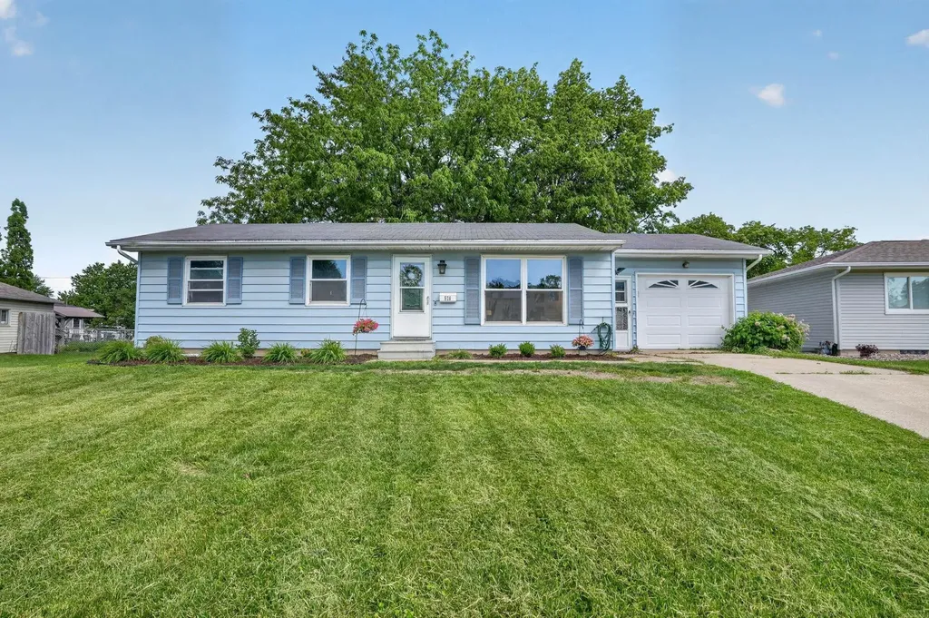 576 Pioneer Road Waterloo IA 50701