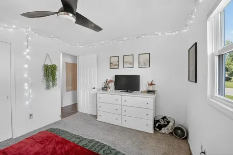 576 Pioneer Road Waterloo IA 50701