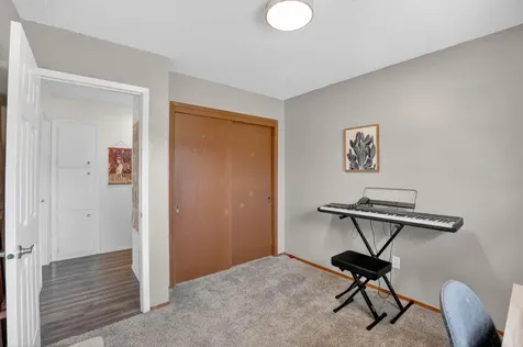 576 Pioneer Road Waterloo IA 50701