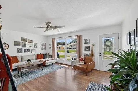 576 Pioneer Road Waterloo IA 50701