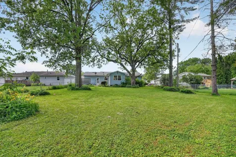 576 Pioneer Road Waterloo IA 50701
