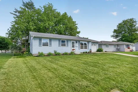576 Pioneer Road Waterloo IA 50701