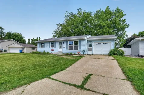 576 Pioneer Road Waterloo IA 50701