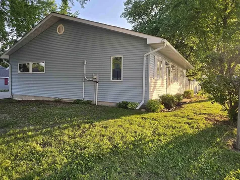 854 Douglas Street Jesup IA 50648