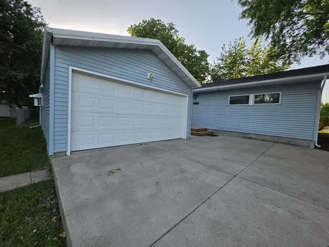 854 Douglas Street Jesup IA 50648