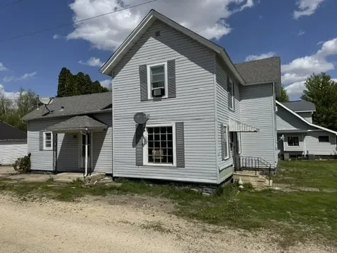 125 W Jackson Street Winthrop IA 50682